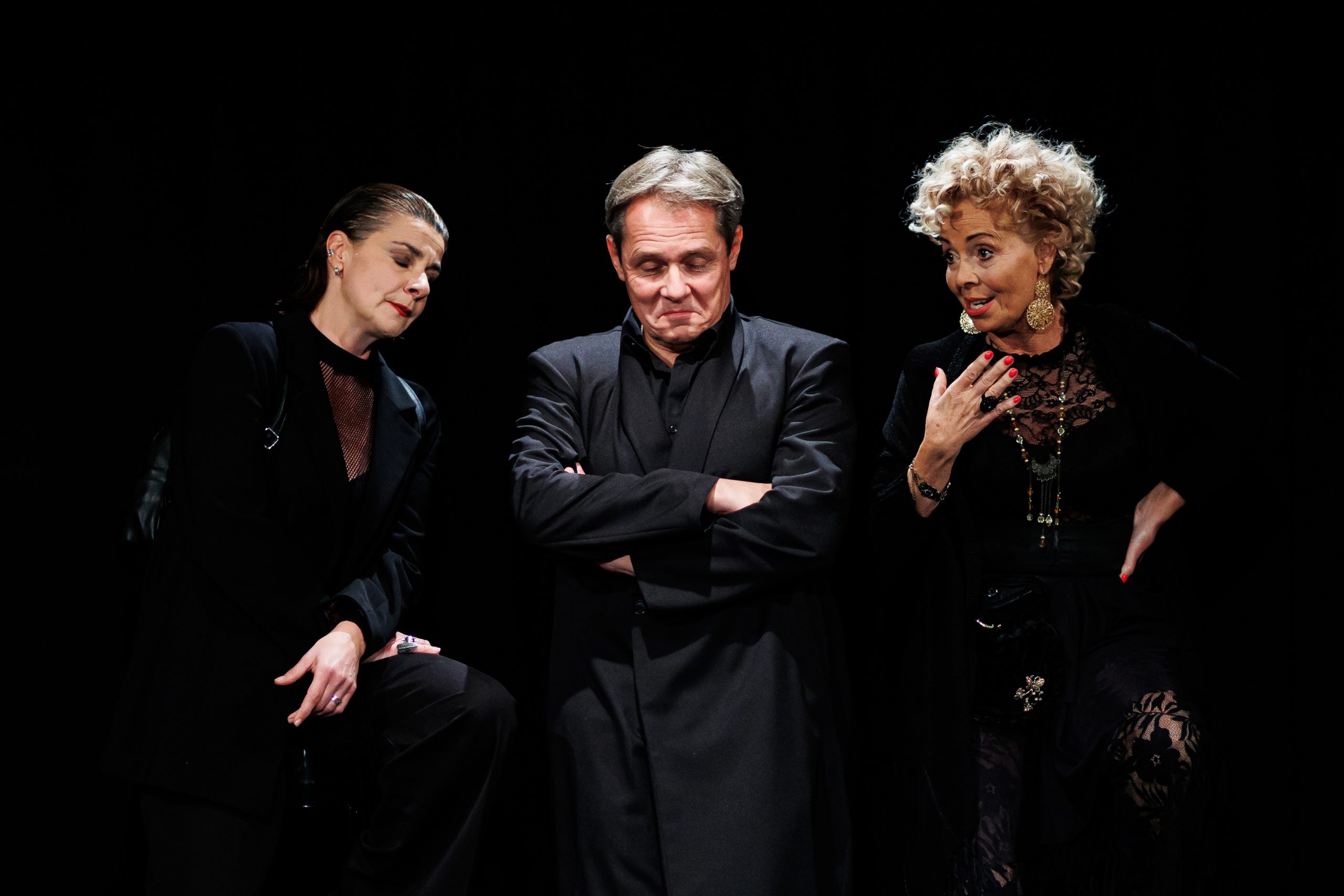 Lackfi János: Három nő, egy eset